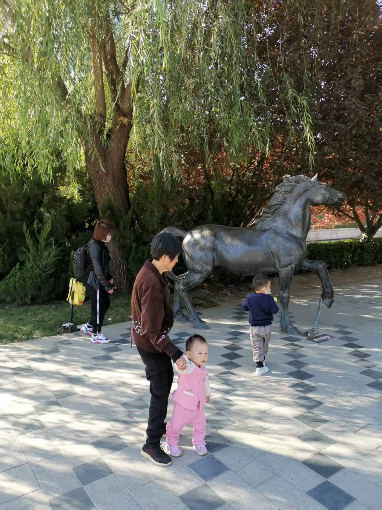 不给狗动物的名分，因为狗是人造的